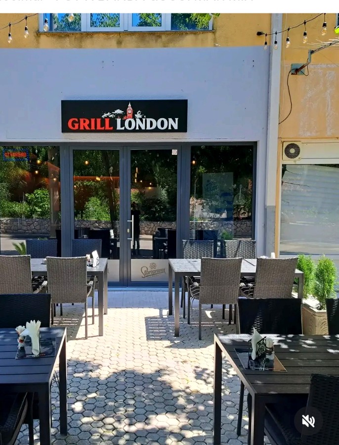 Terasa i ulaz u Grill London u Ljubuškom
