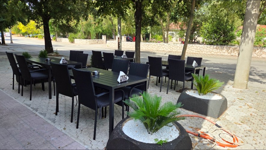 Pogled na terasu Grill Londona